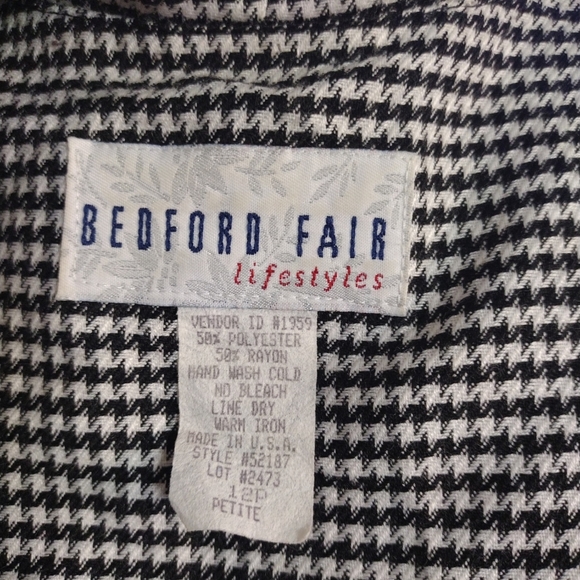 LIKE NEW- Houndstooth Blazer - Picture 4 of 4